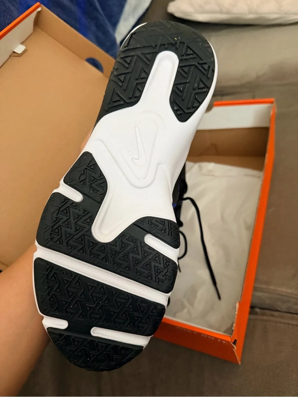 Nike Legend Essential 2